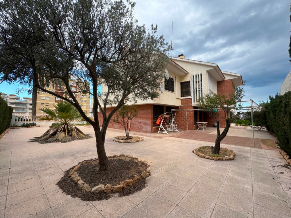 Detached Villa La Zenia Alicante - image 27
