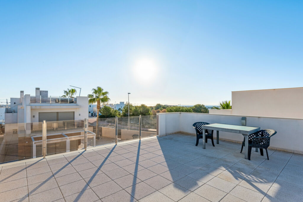 Detached Villa Villamartin Alicante - image 23