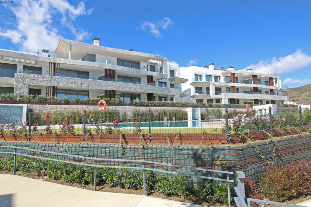 Middle Floor Apartment La Quinta Málaga - image 24