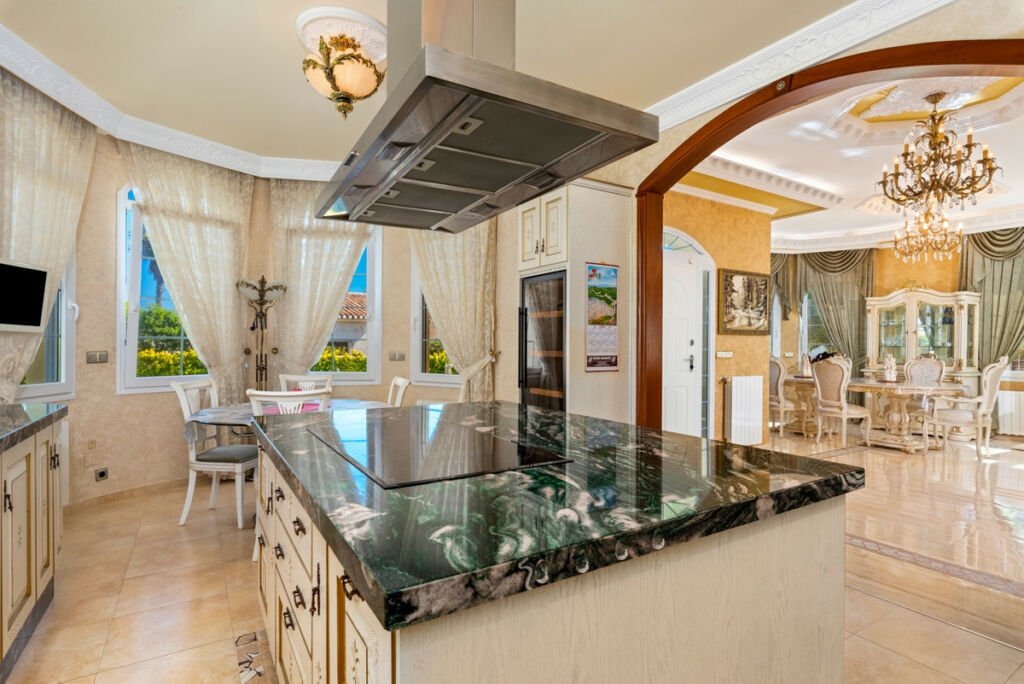 Detached Villa Playa Flamenca Alicante - image 24