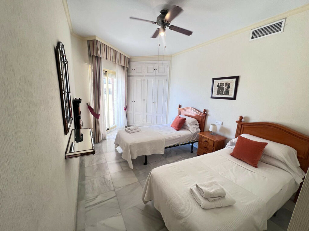 Middle Floor Apartment Fuengirola Málaga - image 24