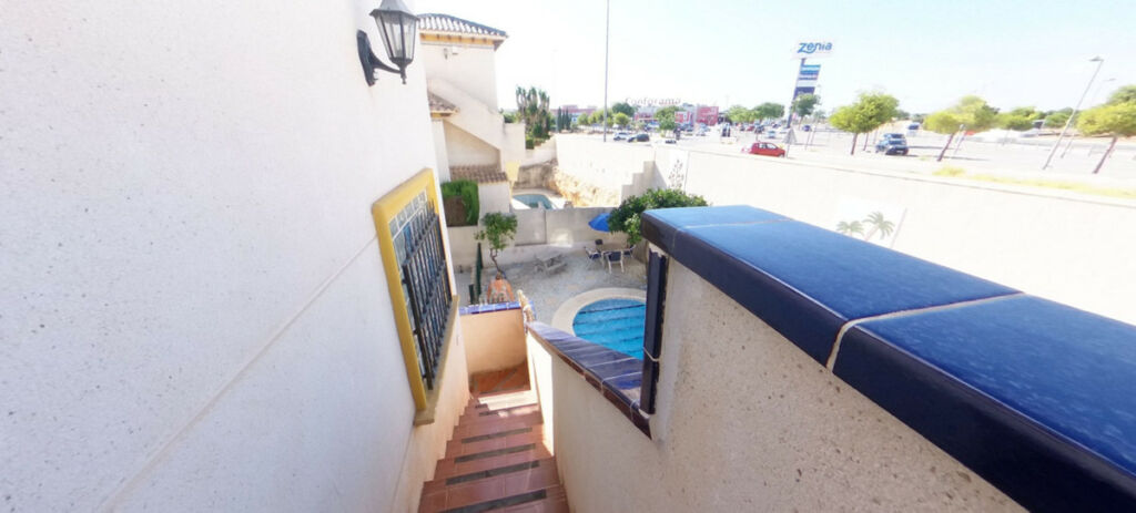Detached Villa La Zenia Alicante - image 24