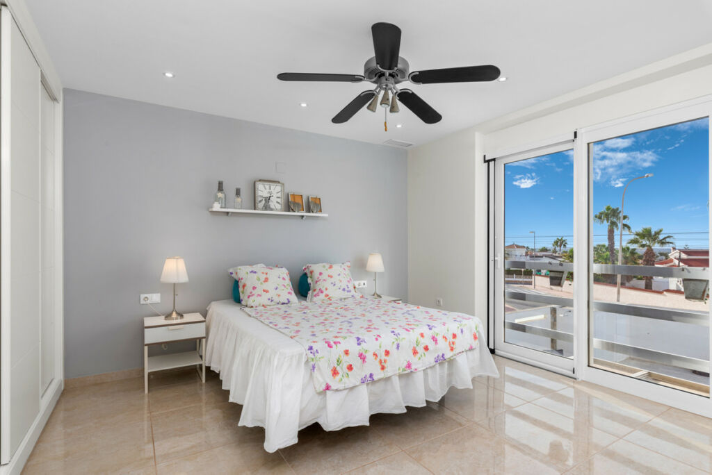 Detached Villa Ciudad Quesada Alicante - image 25