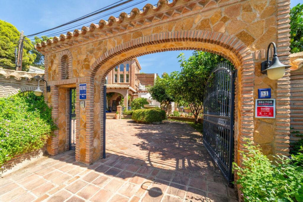 Detached Villa Benalmadena Málaga - image 25