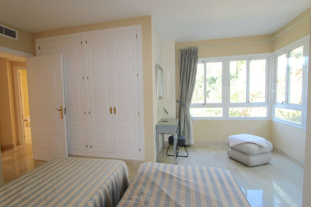 Middle Floor Apartment Elviria Málaga - image 25