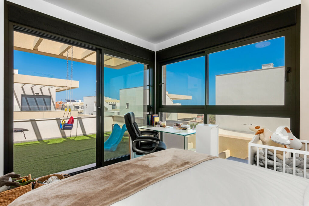 Detached Villa Los Montesinos Alicante - image 24