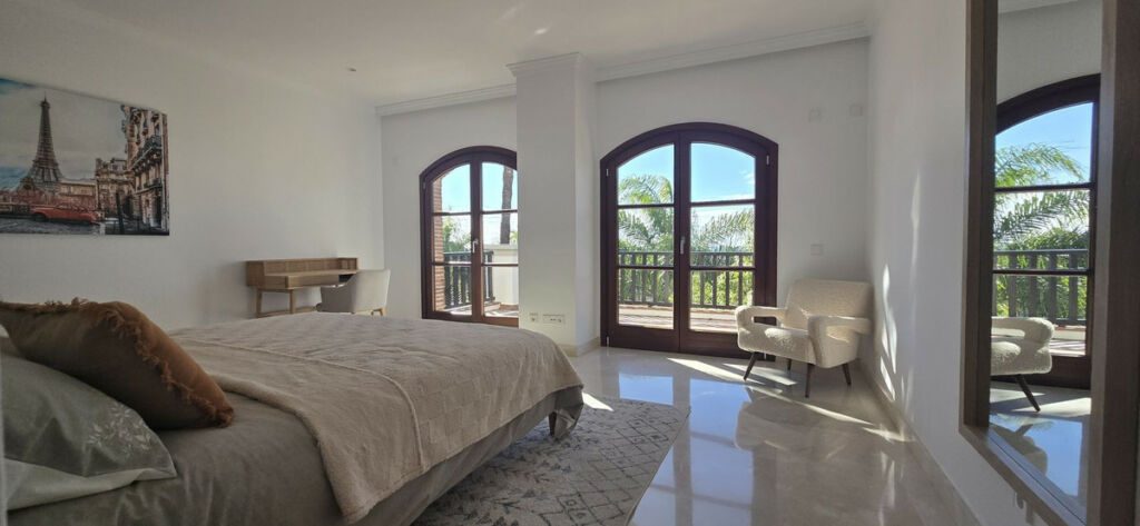 Detached Villa The Golden Mile Málaga - image 25