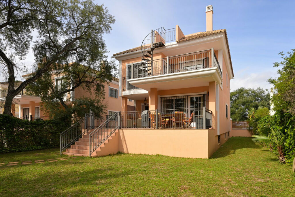 Detached Villa Elviria Málaga - image 28