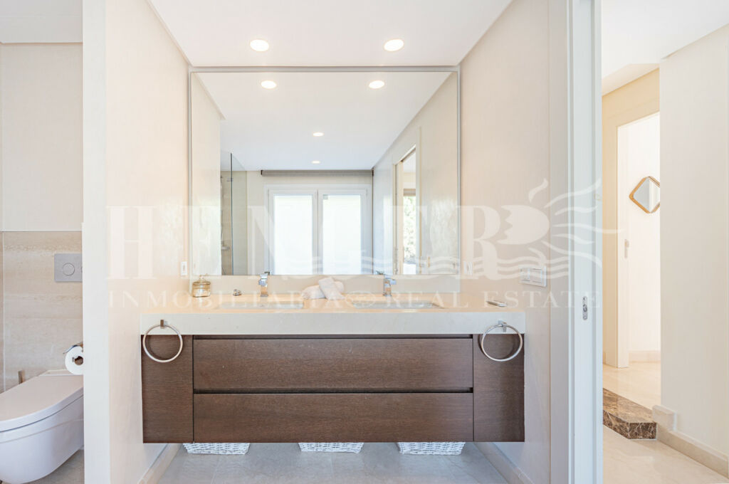 Penthouse The Golden Mile Málaga - image 26