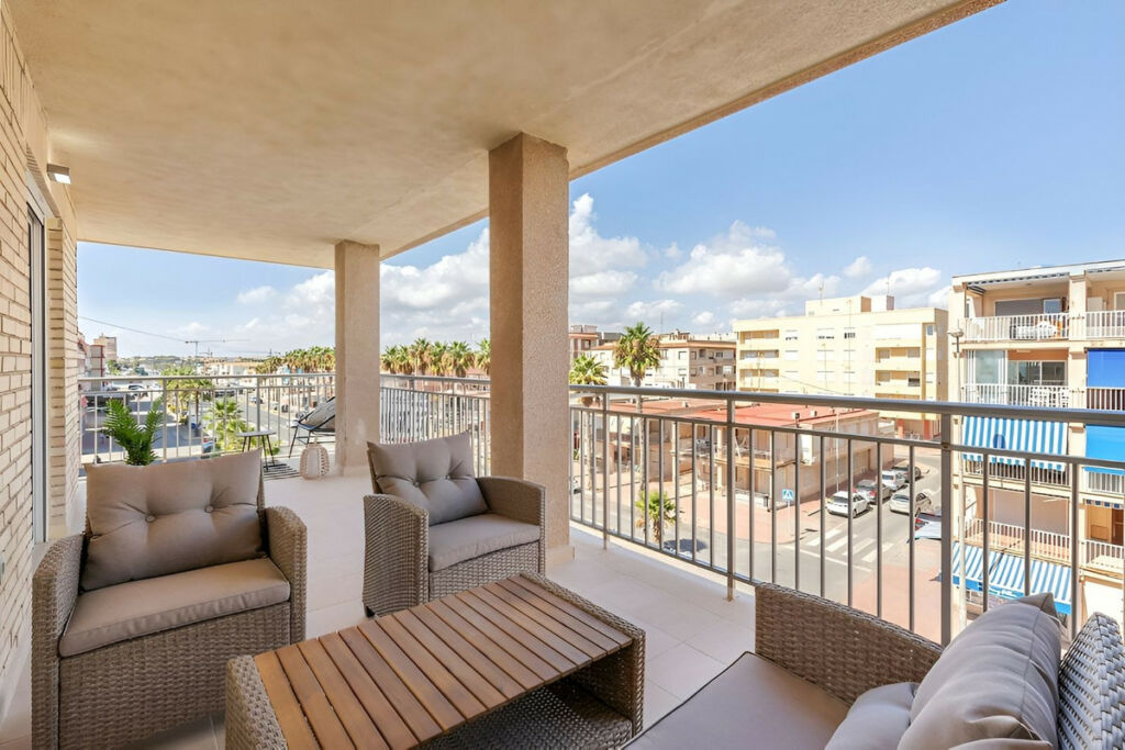 Middle Floor Apartment Torrevieja Alicante - image 26