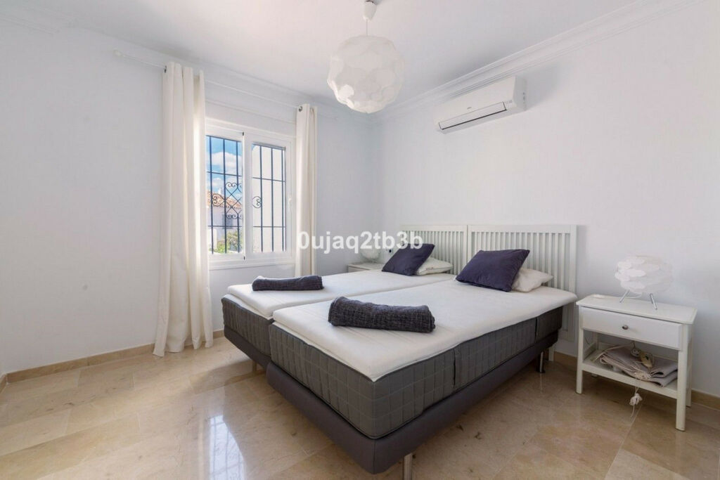 Duplex Nueva Andalucía Málaga - image 26