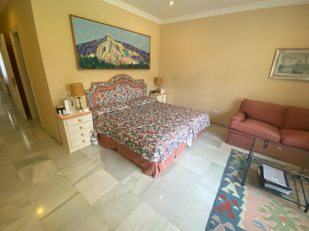 Detached Villa Guadalmina Baja Málaga - image 26