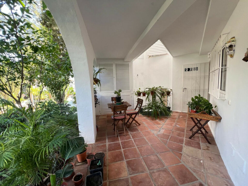 Ground Floor Apartment Aloha Málaga - image 25