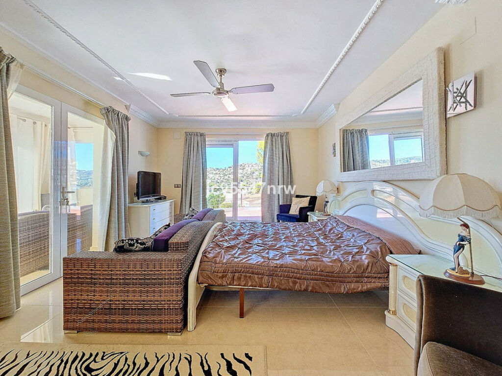 Detached Villa Moraira Alicante - image 26