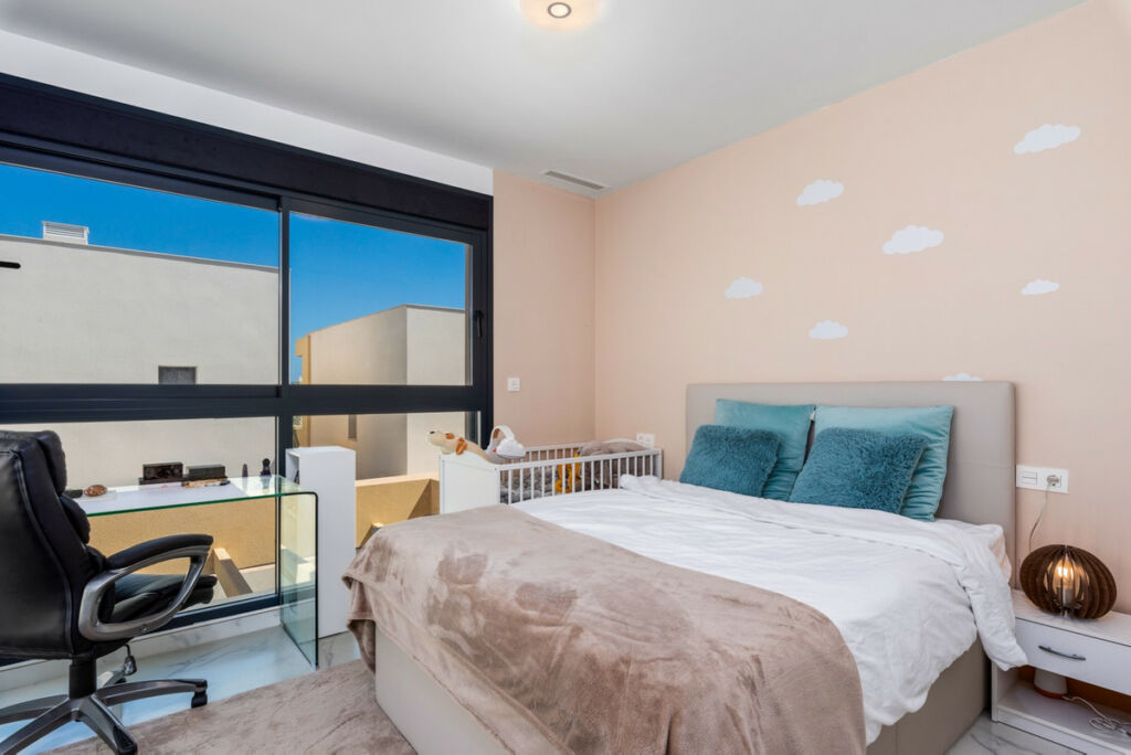 Detached Villa Los Montesinos Alicante - image 25