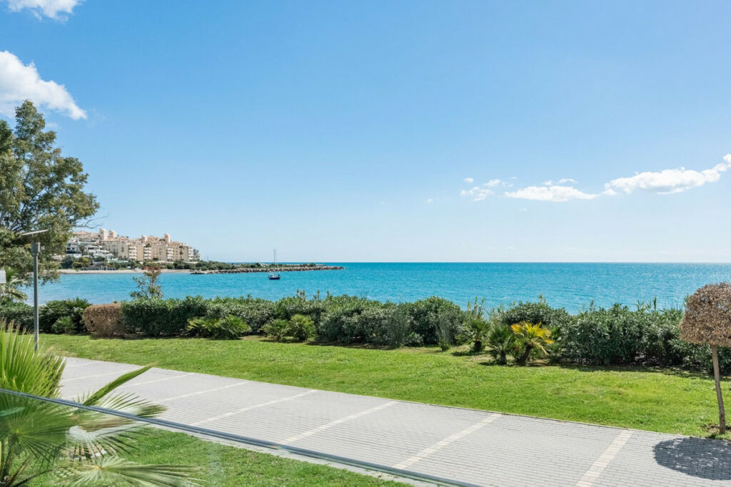 Ground Floor Apartment Estepona Málaga - image 27
