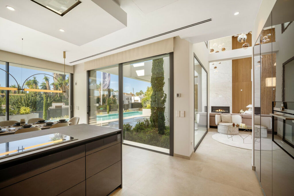 Detached Villa Marbesa Málaga - image 14