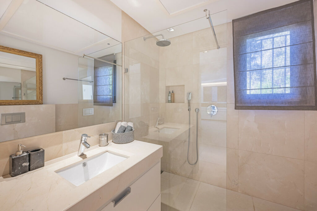 Detached Villa Marbesa Málaga - image 27