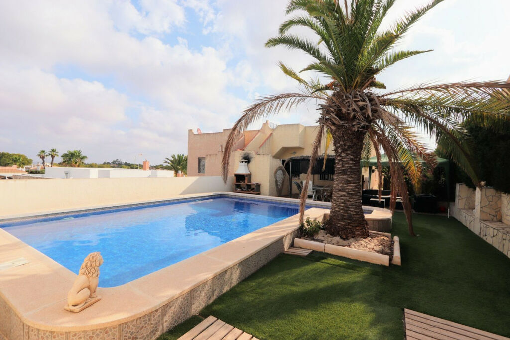 Detached Villa Los Balcones Alicante - image 27