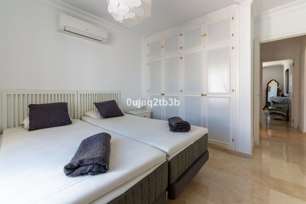 Duplex Nueva Andalucía Málaga - image 27