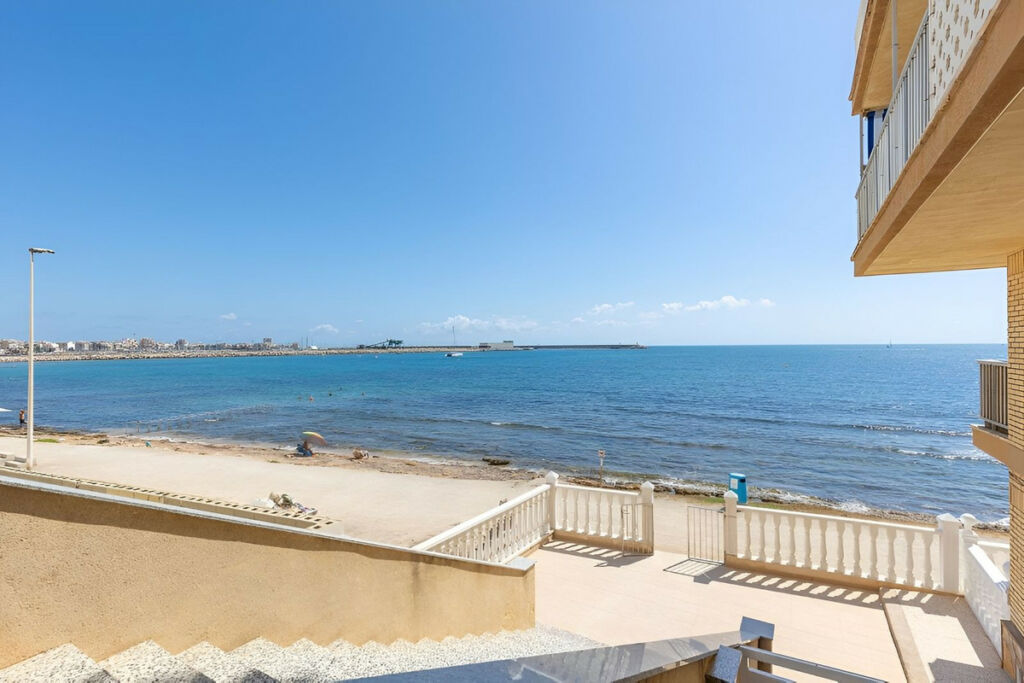 Middle Floor Apartment Torrevieja Alicante - image 27
