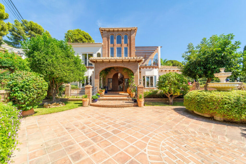 Detached Villa Benalmadena Málaga - image 27