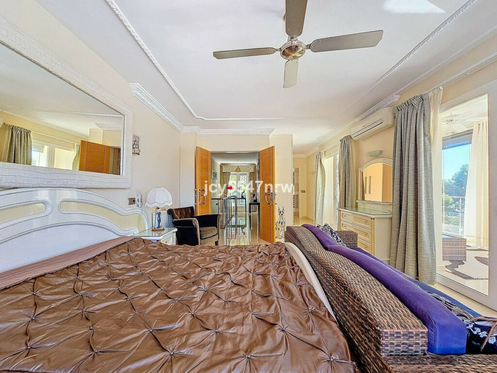 Detached Villa Moraira Alicante - image 27