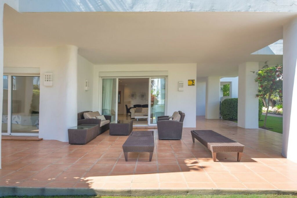 Ground Floor Apartment Estepona Málaga - image 7