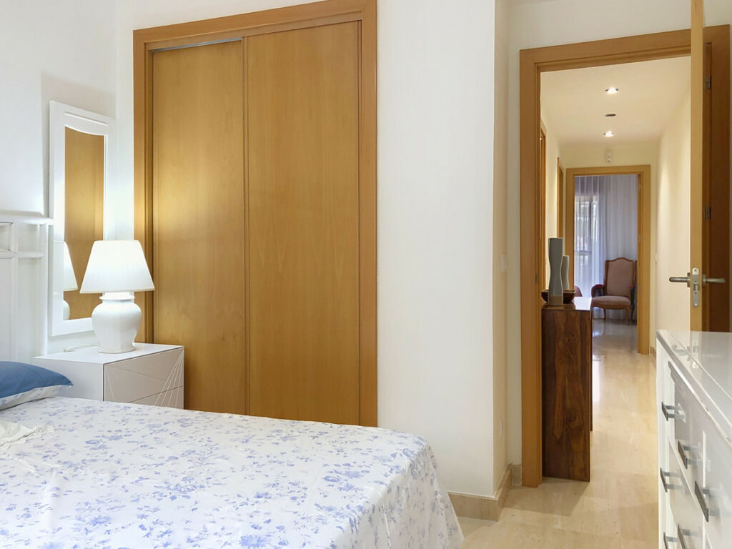 Middle Floor Apartment Estepona Málaga - image 27