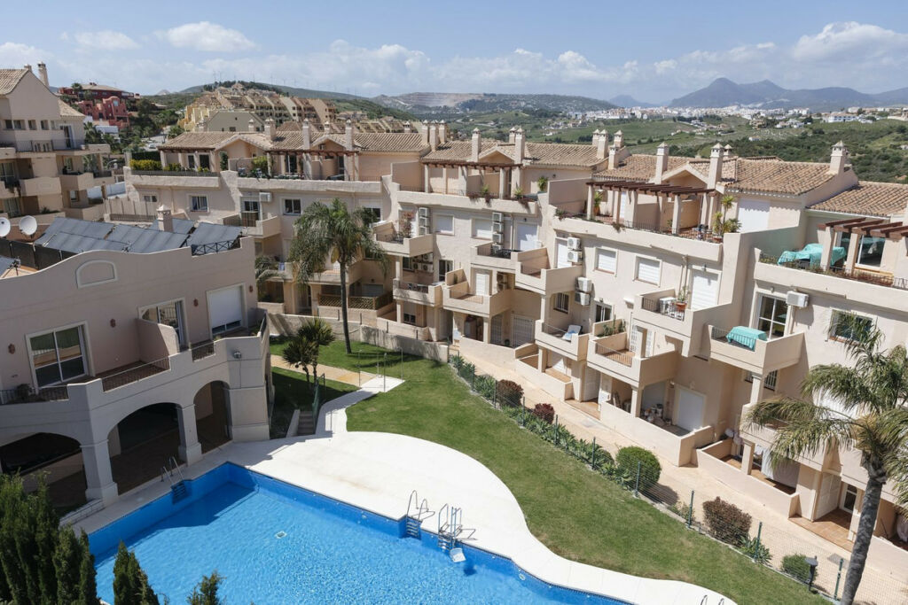 Penthouse Manilva Málaga - image 27