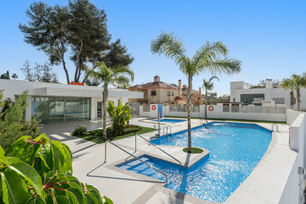 Semi-Detached House Guadalmina Alta Málaga - image 36