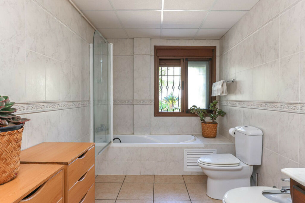 Detached Villa Alozaina Málaga - image 29