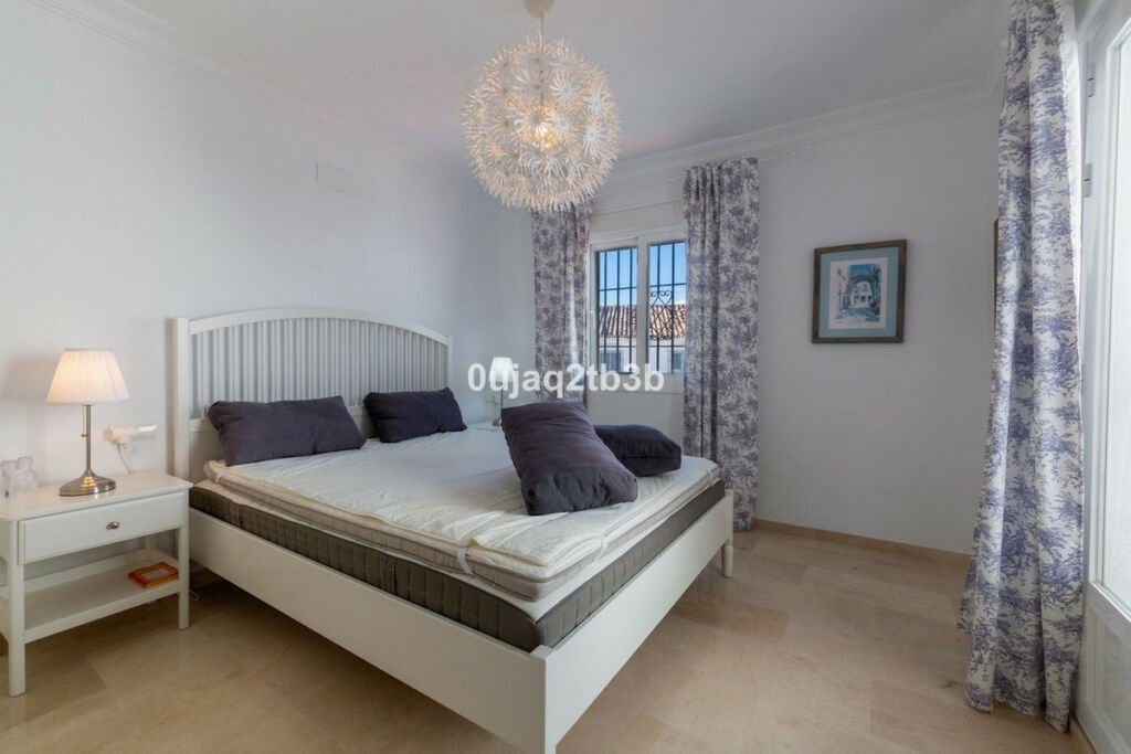 Duplex Nueva Andalucía Málaga - image 28