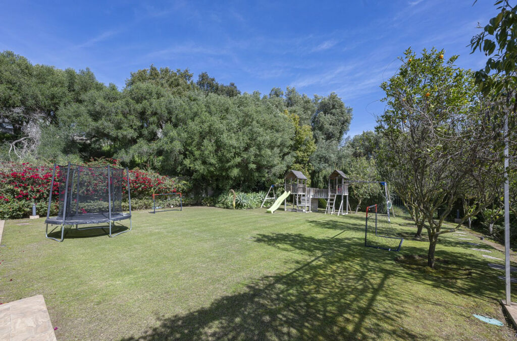 Detached Villa Sotogrande Cádiz - image 28