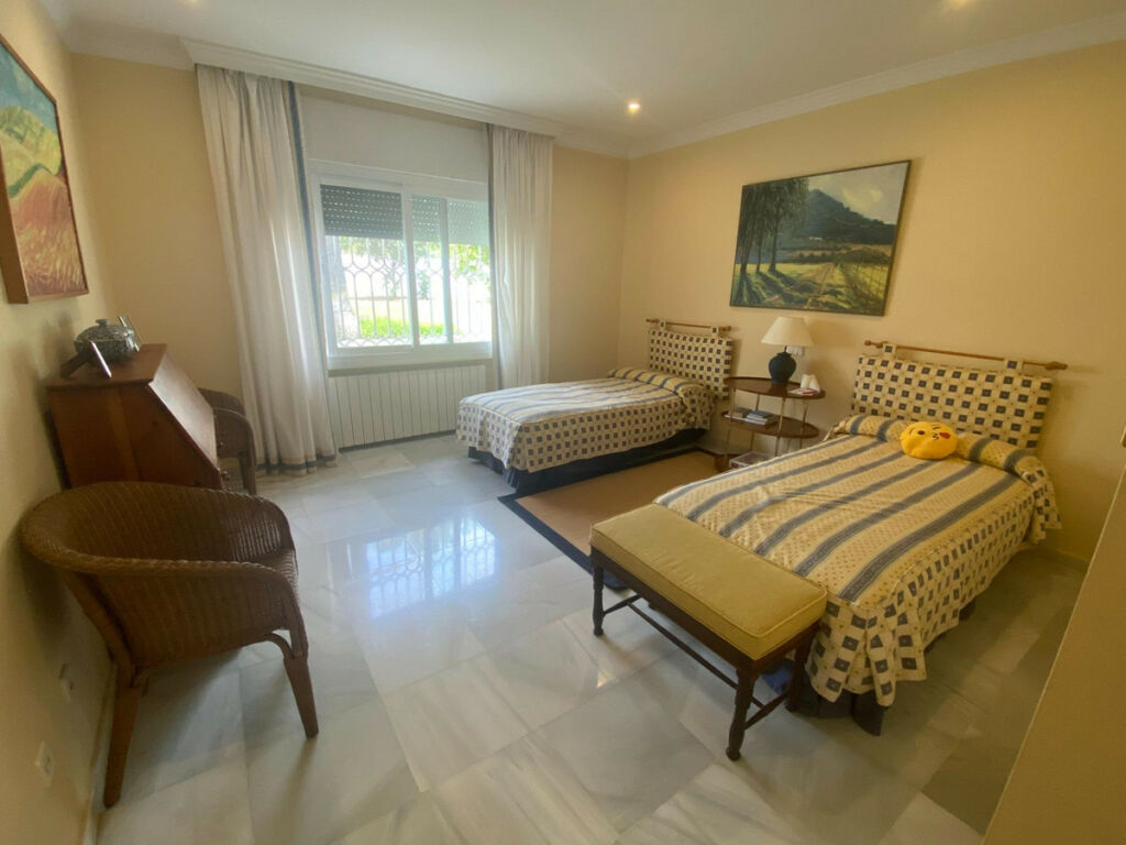 Detached Villa Guadalmina Baja Málaga - image 28