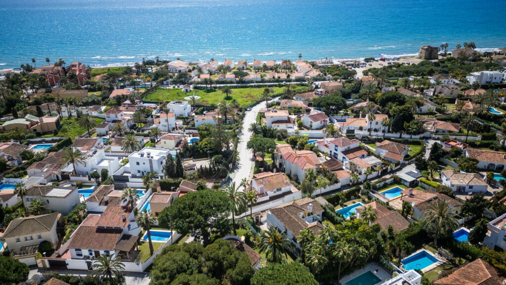 Detached Villa Marbesa Málaga - image 28