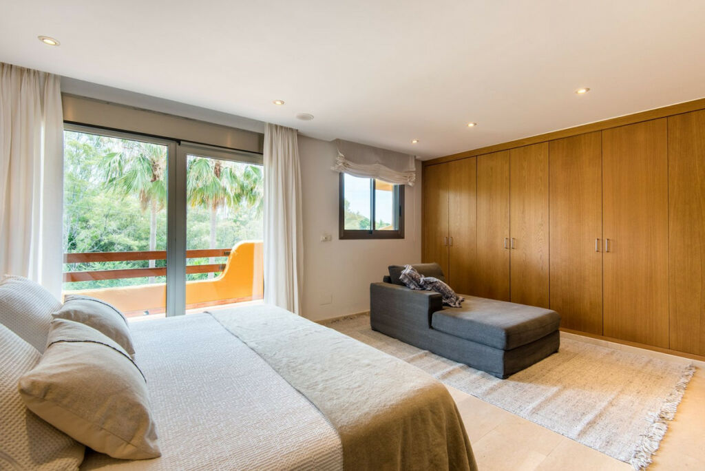 Townhouse Nagüeles Málaga - image 28