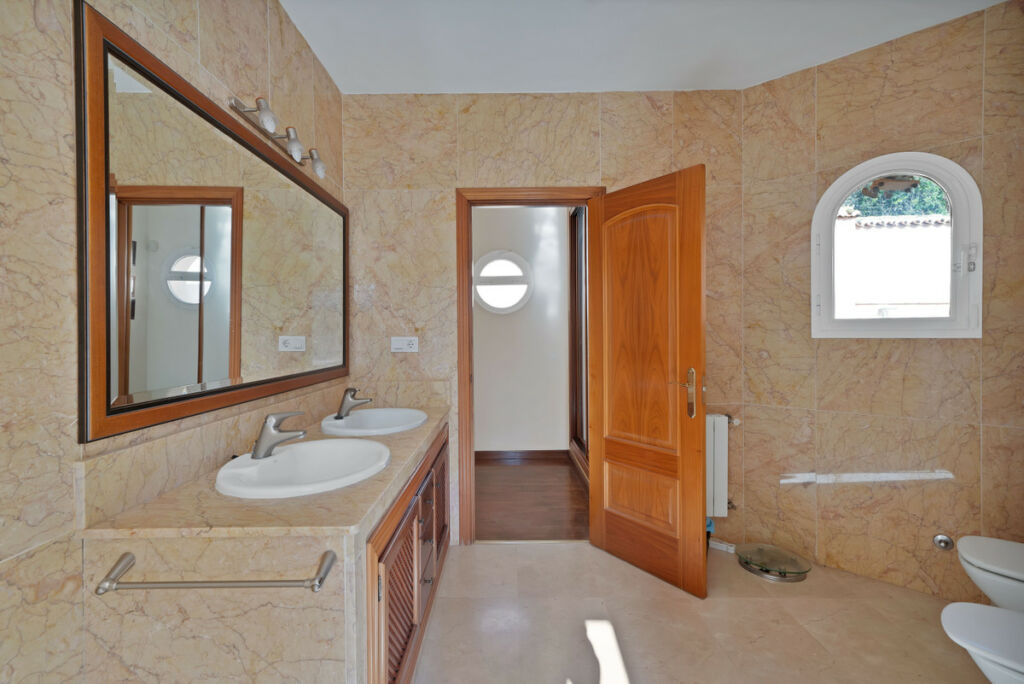 Detached Villa Hacienda Las Chapas Málaga - image 28