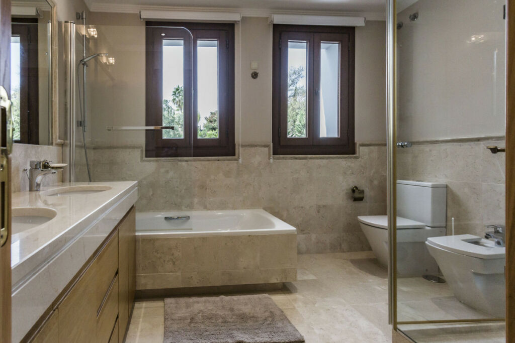 Detached Villa El Madroñal Málaga - image 28