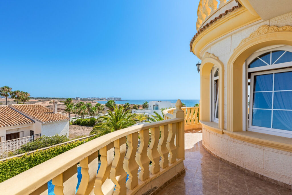 Detached Villa Playa Flamenca Alicante - image 28