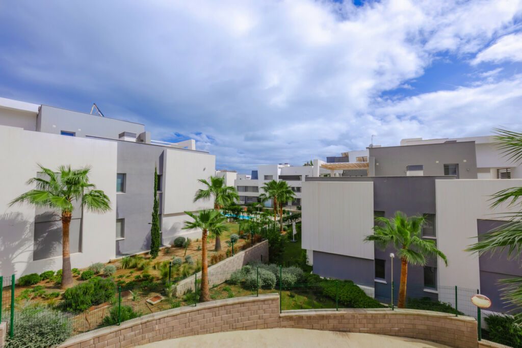 Middle Floor Apartment Estepona Málaga - image 27