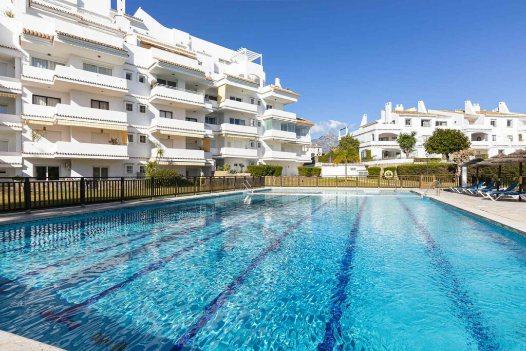 Middle Floor Apartment Nueva Andalucía Málaga - image 28