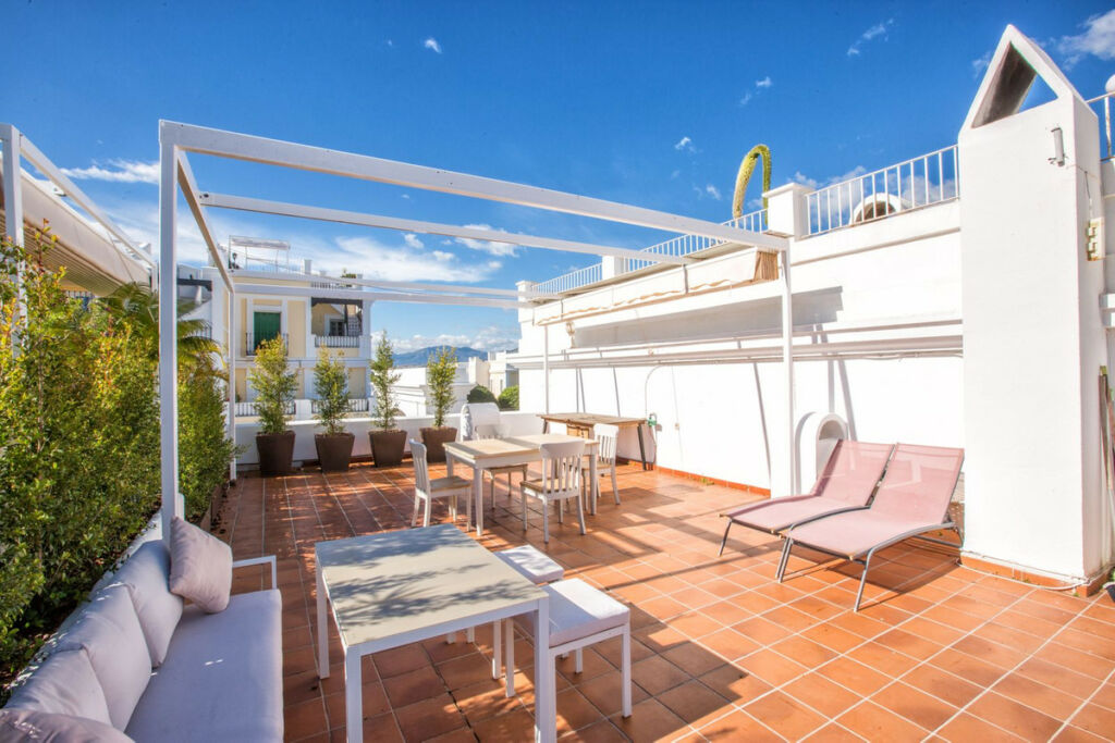 Townhouse Aloha Málaga - image 28