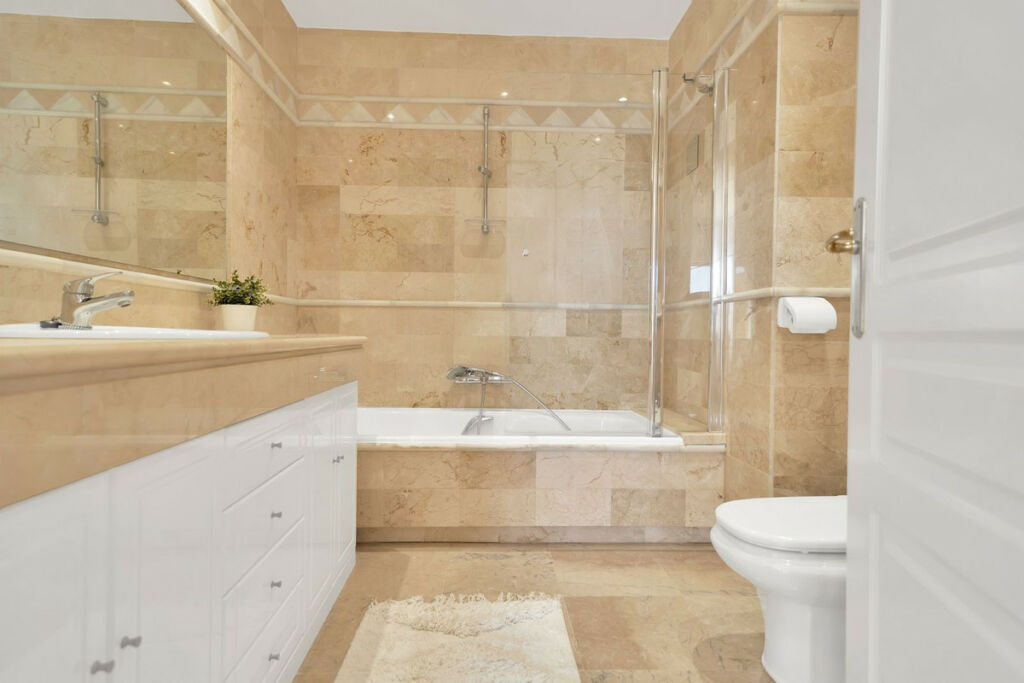 Middle Floor Apartment Elviria Málaga - image 28