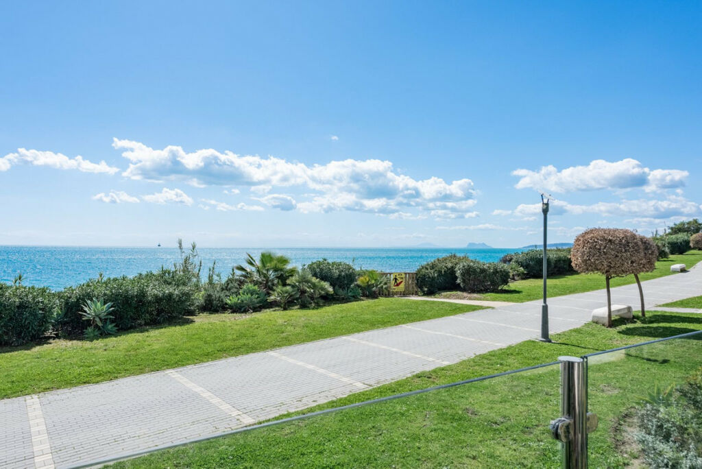 Ground Floor Apartment Estepona Málaga - image 28