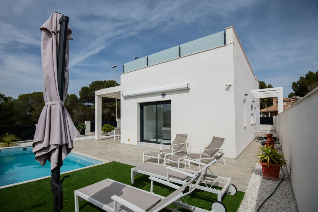 Detached Villa Pinar de Campoverde Alicante - image 29
