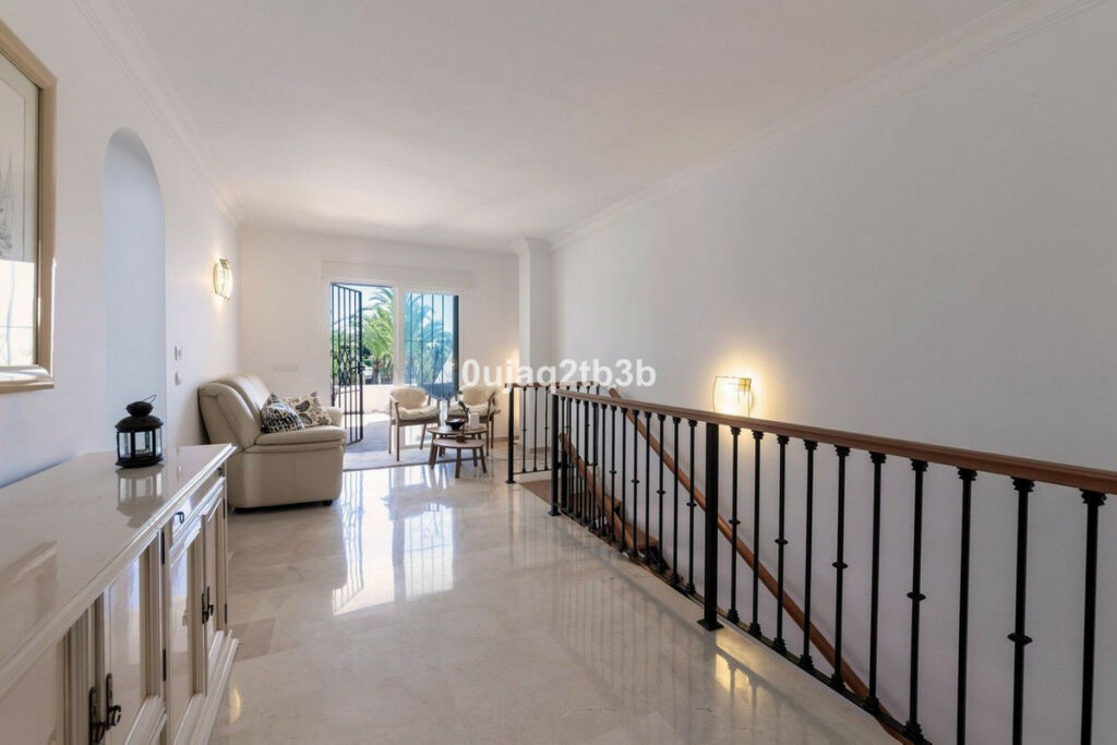 Duplex Nueva Andalucía Málaga - image 29