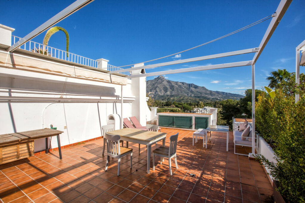 Townhouse Aloha Málaga - image 29