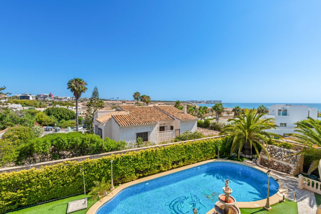 Detached Villa Playa Flamenca Alicante - image 29