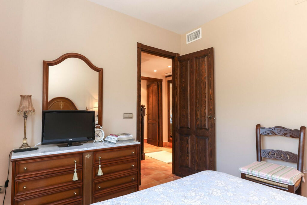 Detached Villa Guaro Málaga - image 29